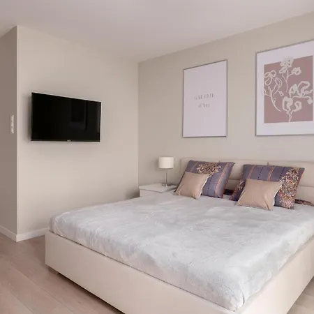 Ultima فروتسواف